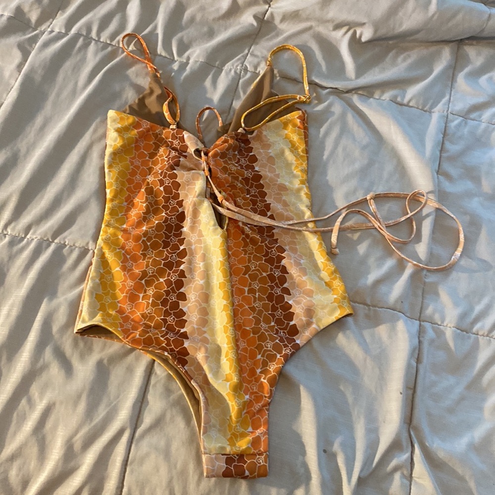Puakenikeni one piece - no tag but fits small - medium - Picture 2 of 2